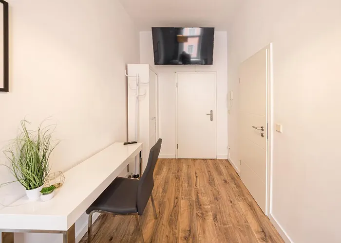 1g Lv 6-zimmer-apartment Hbf Halle Appartement *